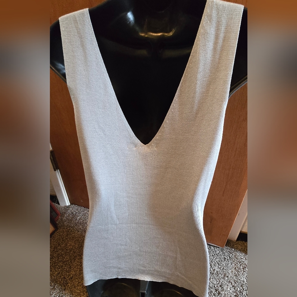 Donna Karan Elegant Gray Silk Sleeveless Sweater Top SzL - Picture 5 of 8